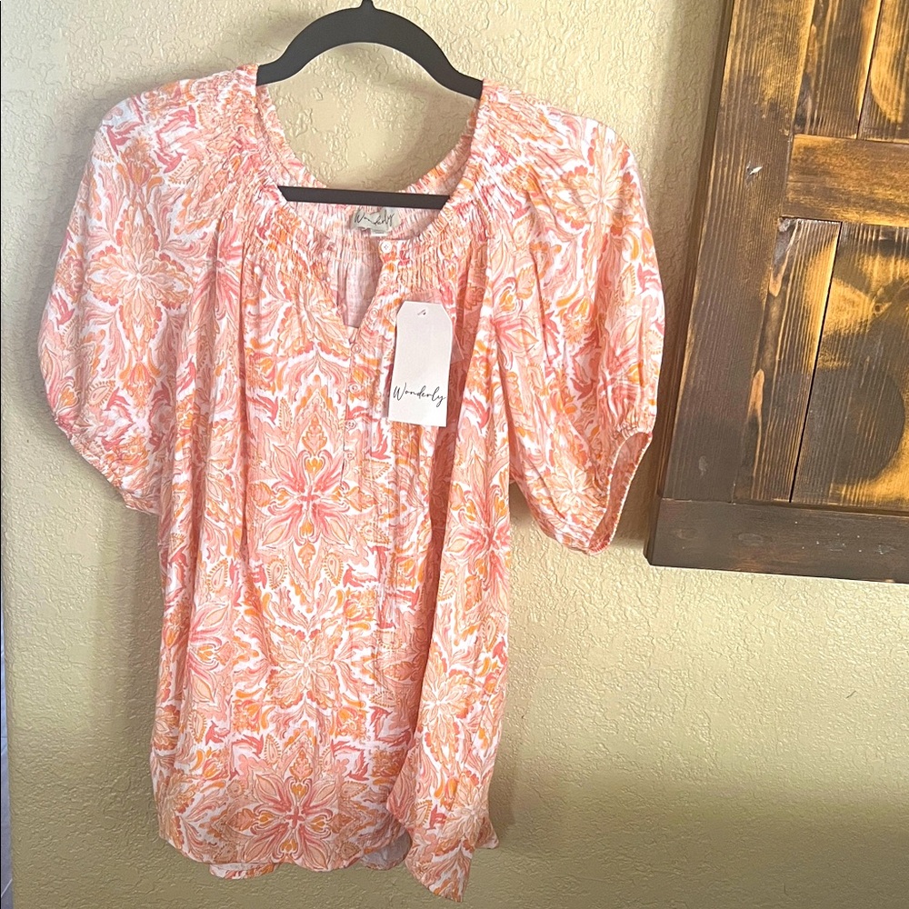 NWT Wonderly smocked printed blouse!